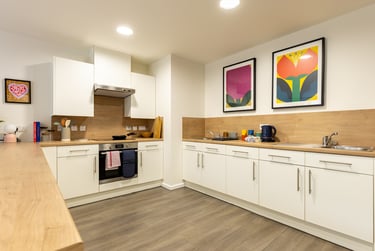 Classic En Suite at Bridge House, 180 Old Dumbarton Road, City Centre, Glasgow, G38QB - Image 8
